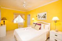 Варианты оформления спальни в желтом цвете